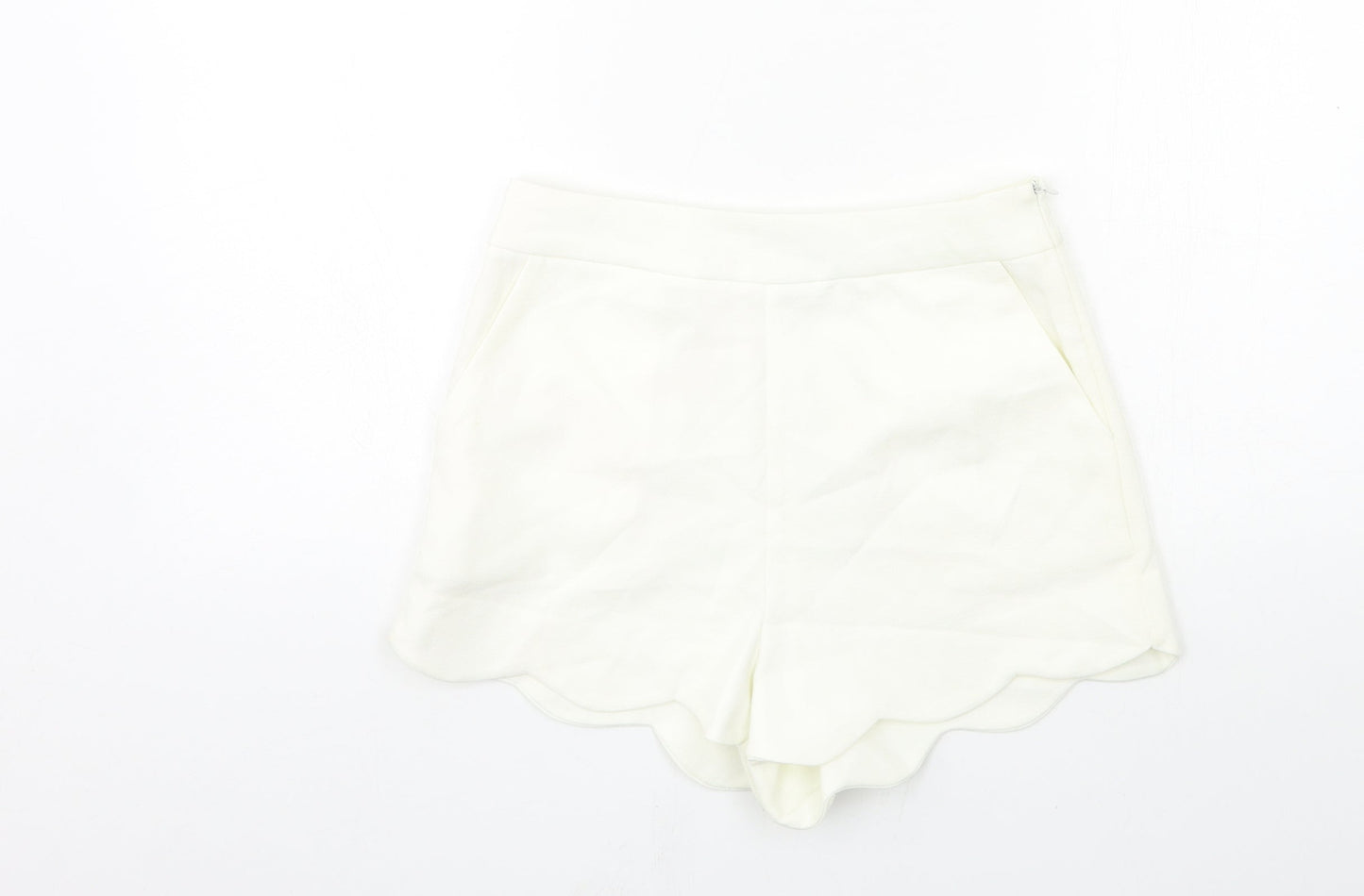 Boohoo Womens White   Hot Pants Shorts Size 6