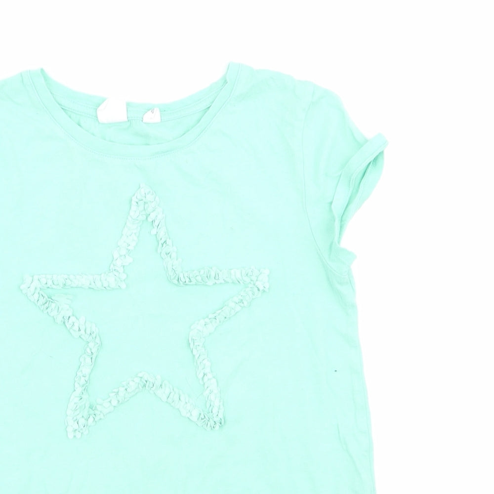 Close-up detail of Gap girls’ green basic t-shirt, size 8, years