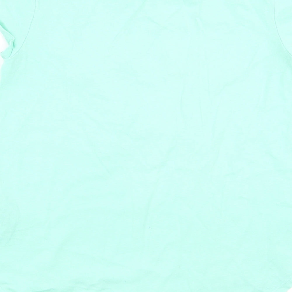 Brand and care label for Gap girls’ green basic t-shirt, size 8, years