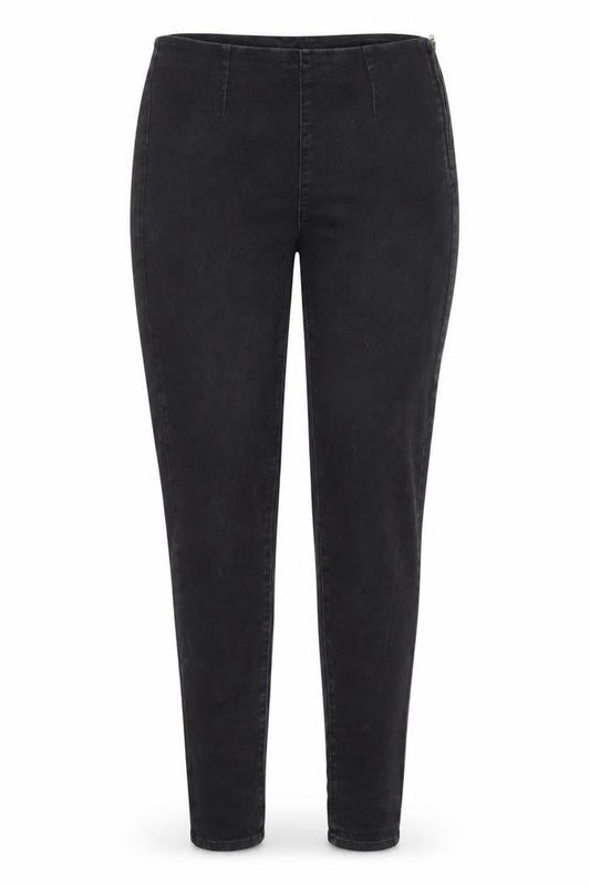 Front view of Oasis women’s black jegging jeans, size UK 10, 29-inch leg