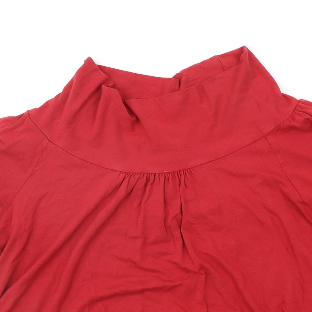 Close-up detail of Jacqueline Riu women’s red basic t-shirt, size M