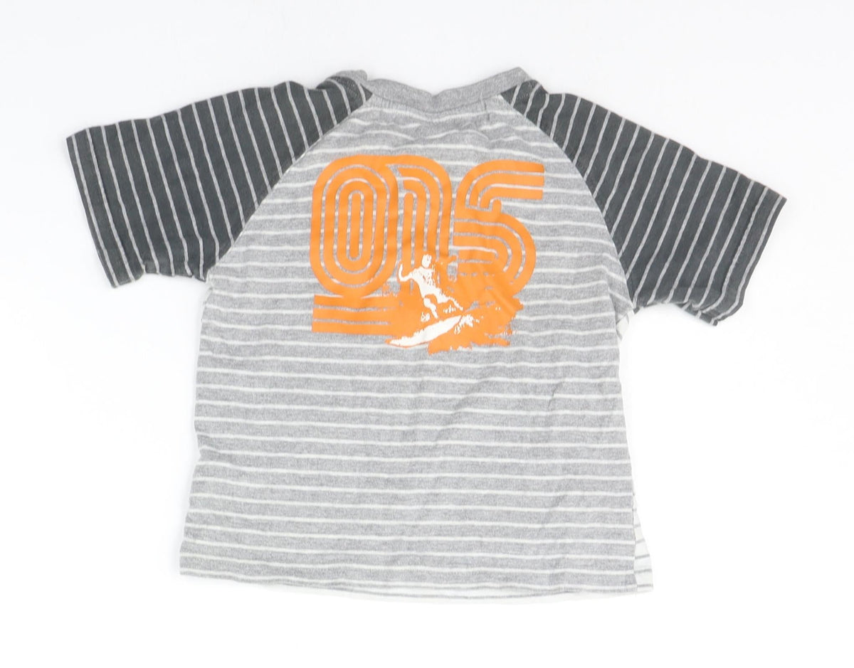 Back view of ETHAUSTIN boys’ grey striped basic t-shirt, size 3-4, years