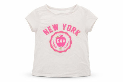 Front view of Gap girls’ white basic t-shirt, size 4, years