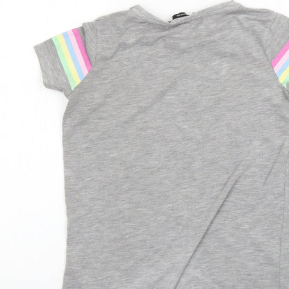 Brand and care label for George girls’ grey basic t-shirt, size 8-9, years