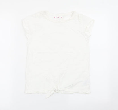 Additional front view of Nutmeg girls’ white basic t-shirt, size 10-11, years