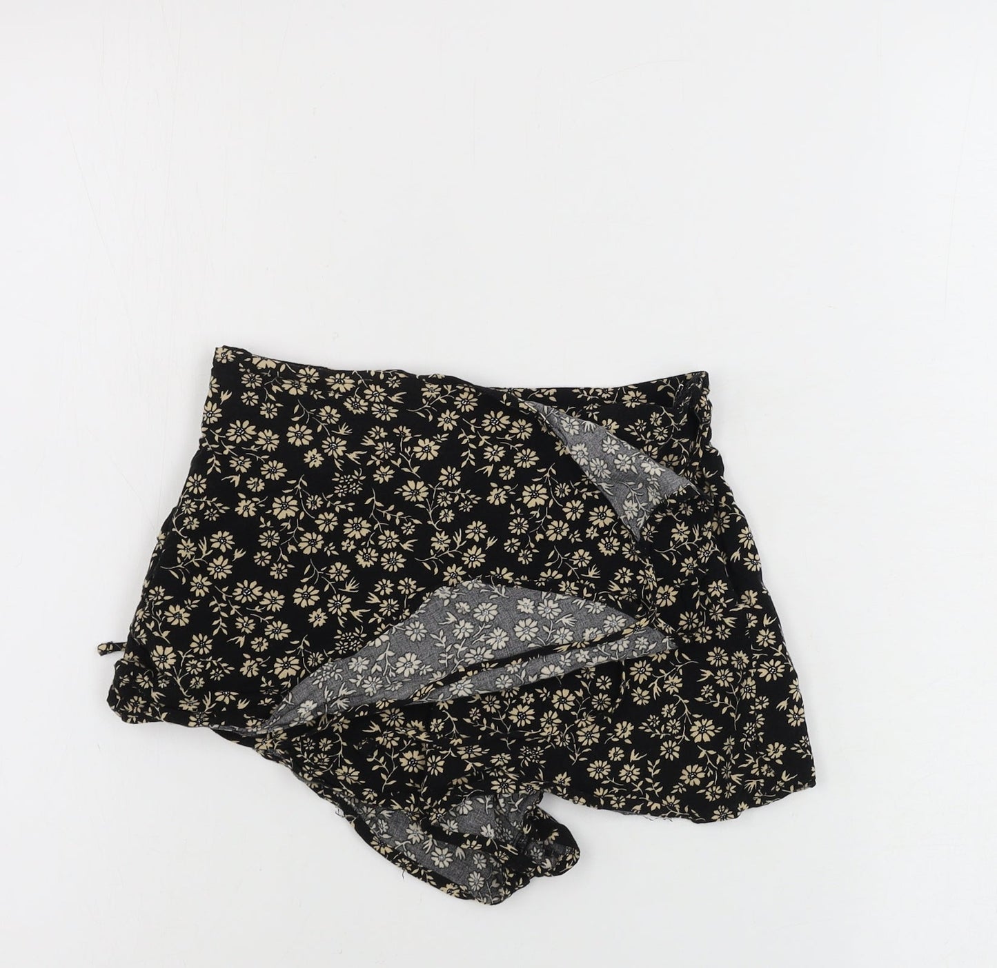 FOREVER 21 Womens Black Floral  Sweat Shorts Size XS