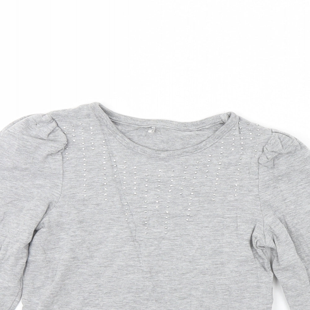 Close-up detail of George girls’ grey basic t-shirt, size 8, years