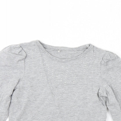Close-up detail of George girls’ grey basic t-shirt, size 8, years