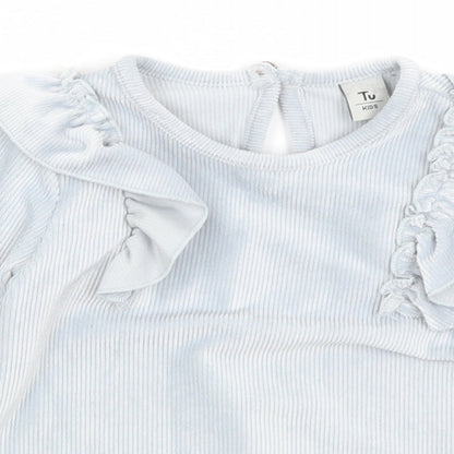 Close-up detail of Tu Baby Blue Basic T-Shirt, size 12-18, Months