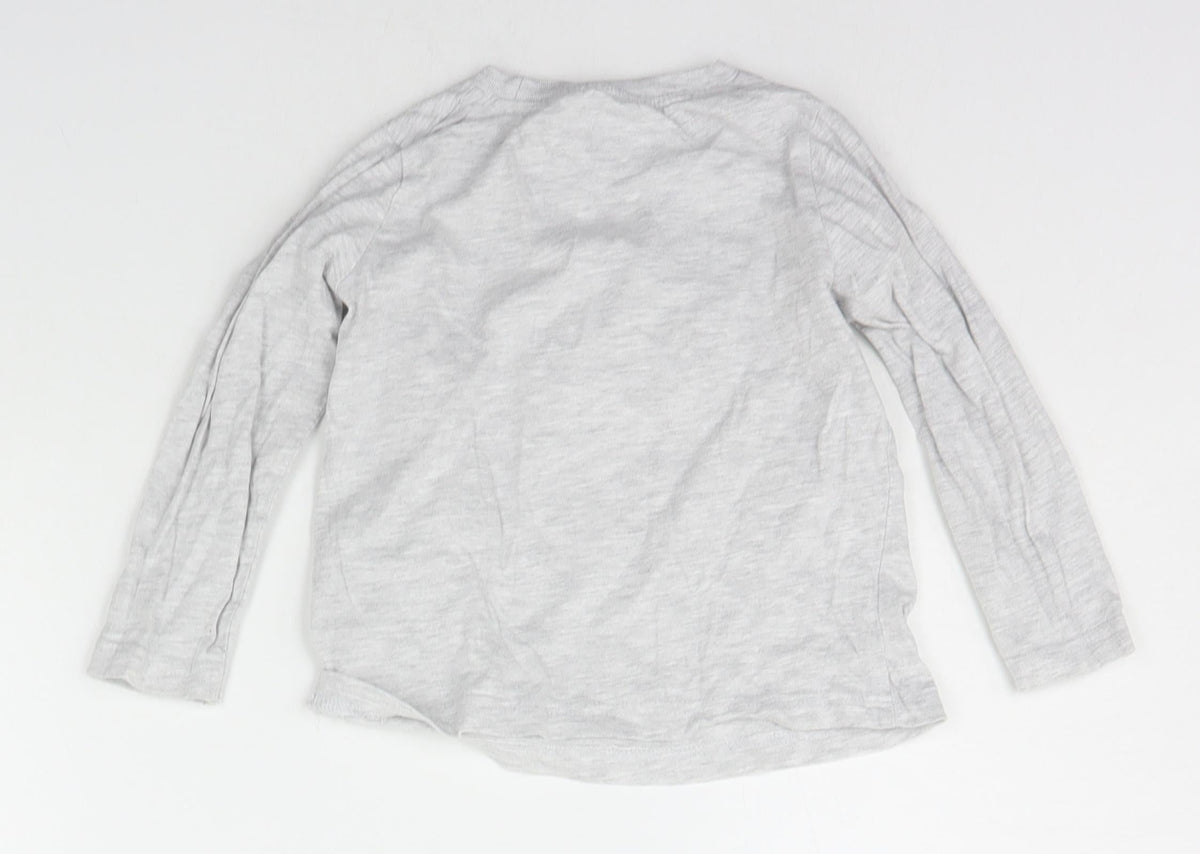 Back view of Primark boys’ grey basic t-shirt, size 2-3, years