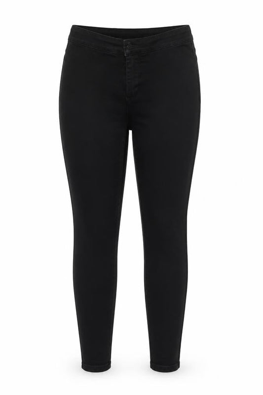 Front view of Denim & Co. women’s black tapered jeans, size UK 14, 29-inch leg