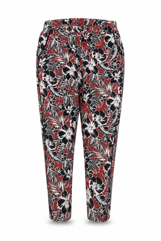 Front view of New Look women’s red trousers, size UK 8, 25-inch leg