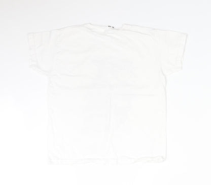 Fruit of the Loom Girls White  Cotton Basic T-Shirt Size 7-8 Years Round Neck  - CHRISTMAS