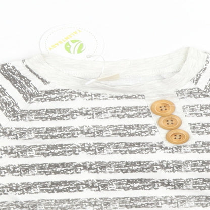 Preworn Baby Green Striped Cotton Basic T-Shirt Size 3-6 Months Round Neck