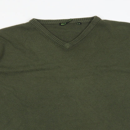 Close-up detail of SIMON CLARK men’s green acrylic pullover sweatshirt, size L