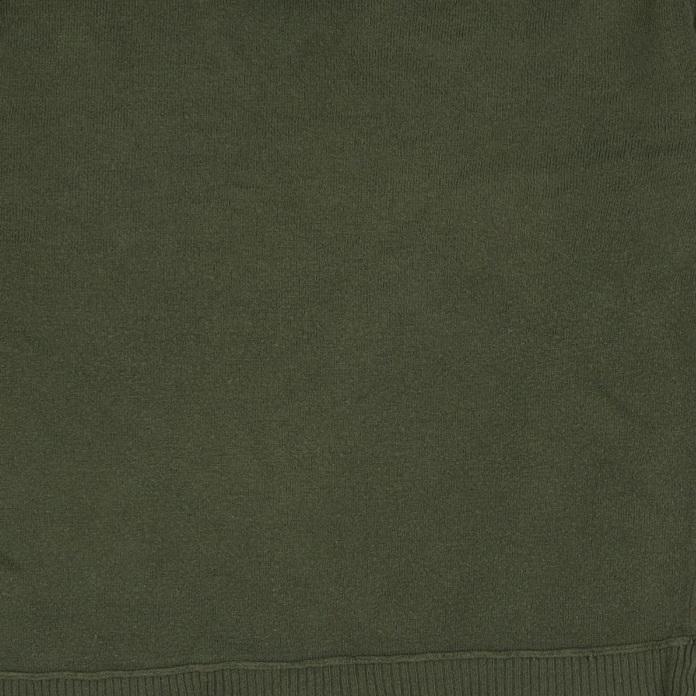 Brand and care label for SIMON CLARK men’s green acrylic pullover sweatshirt, size L