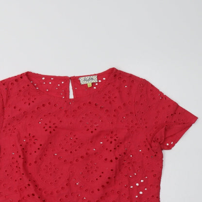 Close-up detail of Hayton women’s pink cotton basic blouse, size UK 10, crew neck