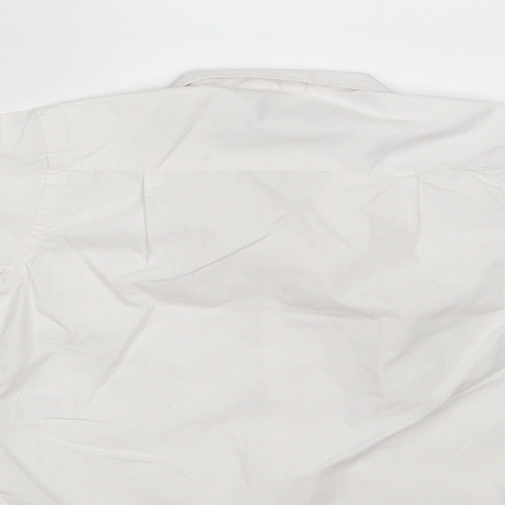 Brand and care label for Paisely of London boys’ white polyester basic button-up, size 12-18, months collared button