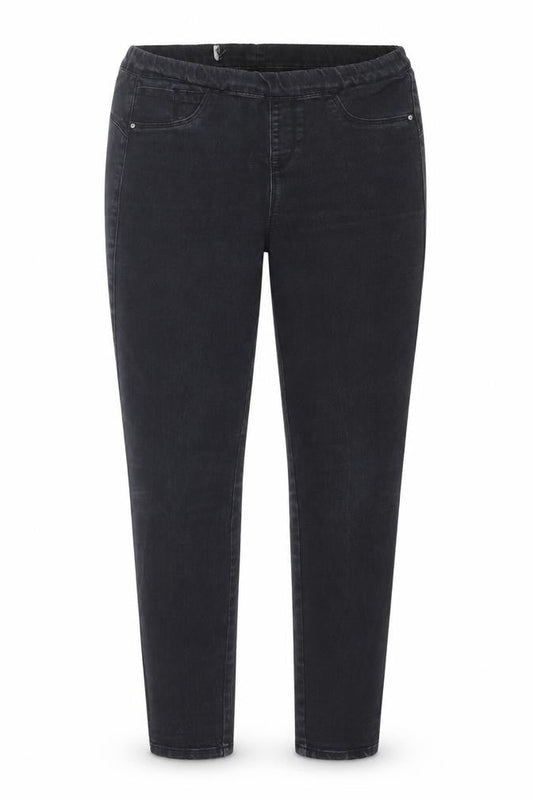 Front view of Denim Co women’s black cotton jegging jeans, size UK 8, 26-inch leg regular