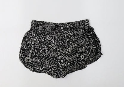 Primark Womens Black Geometric Viscose Bermuda Shorts Size 6 L3.5 in Regular