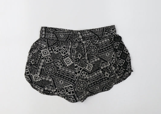 Primark Womens Black Geometric Viscose Bermuda Shorts Size 6 L3.5 in Regular