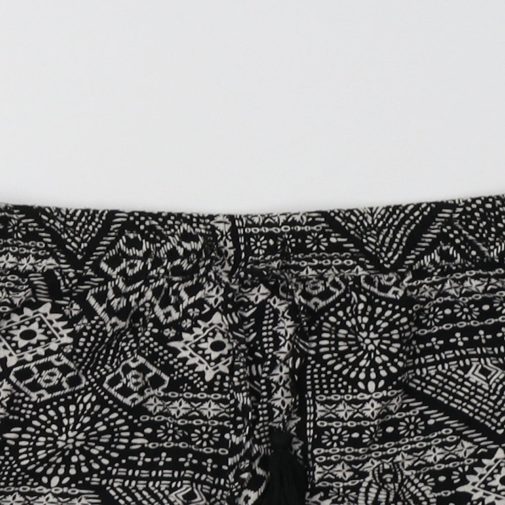 Primark Womens Black Geometric Viscose Bermuda Shorts Size 6 L3.5 in Regular