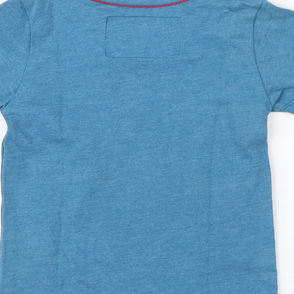 Brand and care label for Kangaroo boys’ blue cotton basic t-shirt, size S, round neck