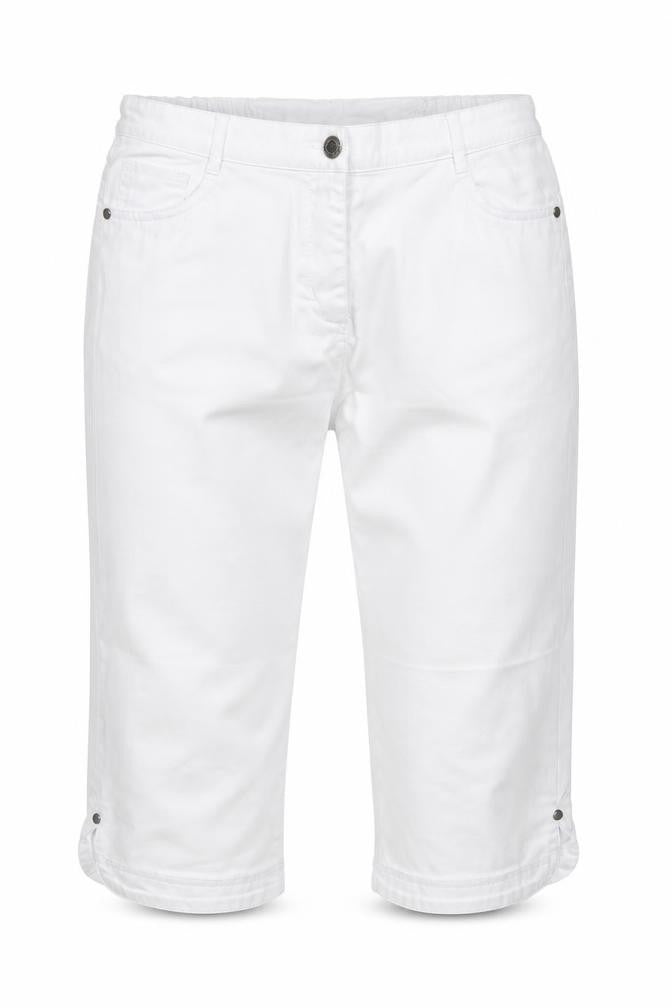 Front view of BM women’s white cotton cropped jeans, size UK 12, 20-inch leg regular