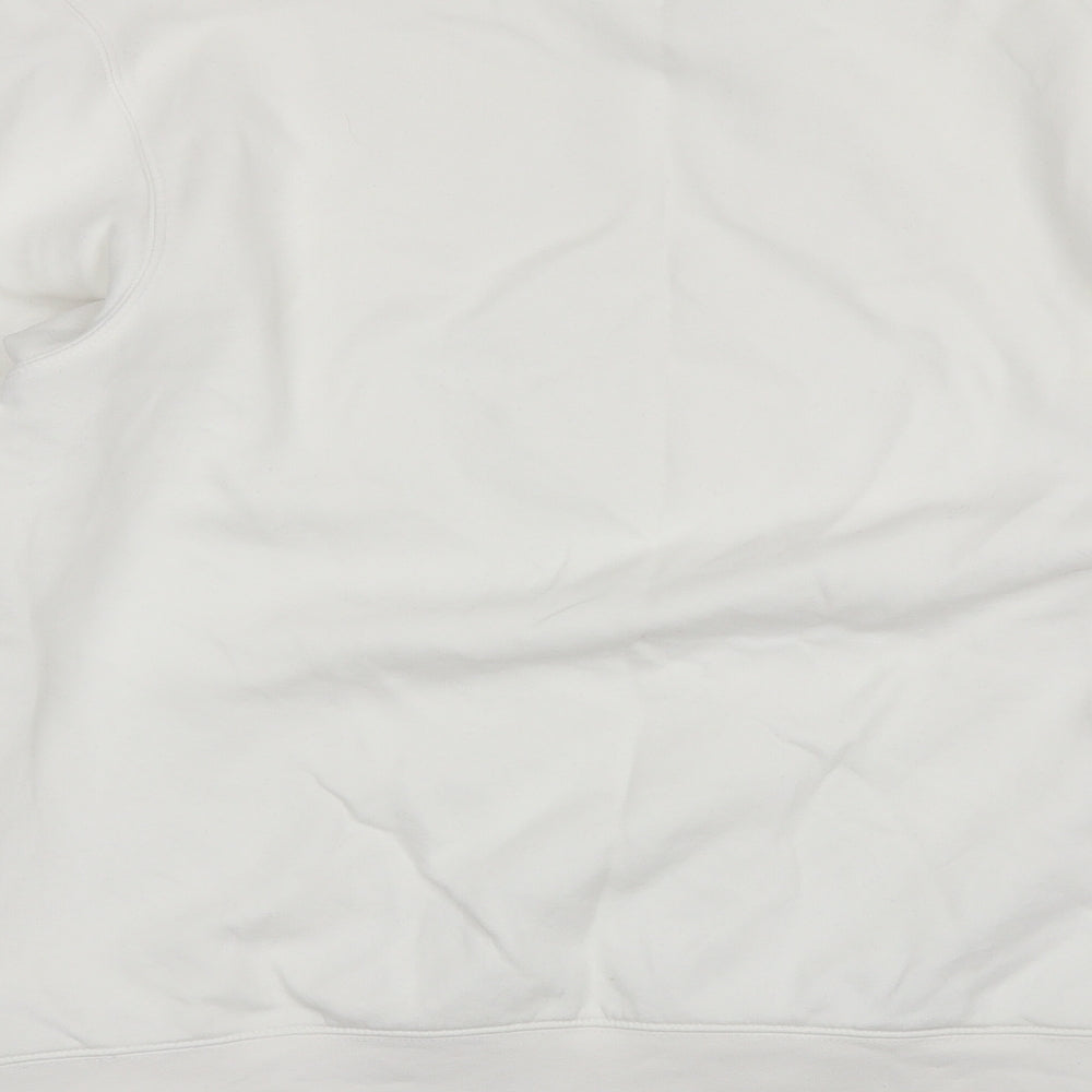 Brand and care label for B&C women’s white round neck cotton jumper, size XL