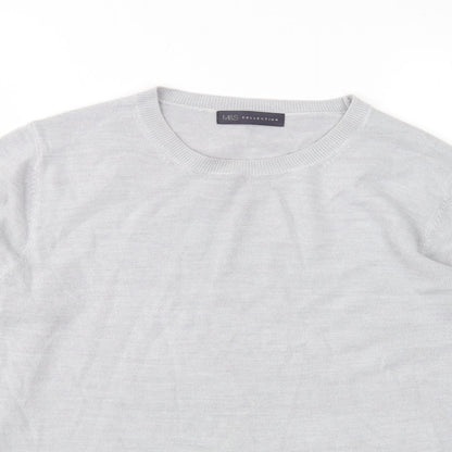 Close-up detail of M&D women’s grey round neck acrylic jumper, size UK 16