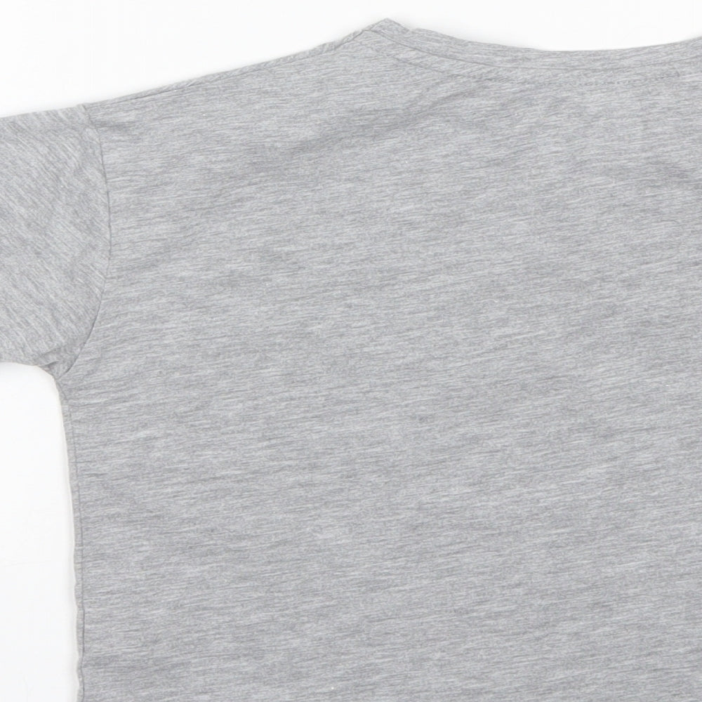 Brand and care label for Primark girls’ grey polyester basic t-shirt, size 9-10, years round neck