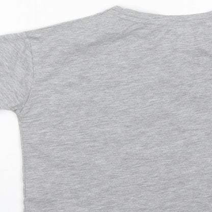 Brand and care label for Primark girls’ grey polyester basic t-shirt, size 9-10, years round neck