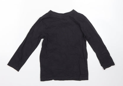 Preworn Boys Black  Cotton Basic T-Shirt Size 6-7 Years Round Neck