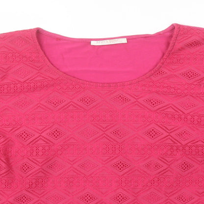 Close-up detail of Roseanna women’s pink geometric polyester basic t-shirt, size 2XL, round neck