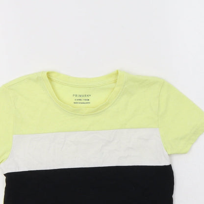 Close-up detail of Primark boys’ yellow colourblock polyester basic t-shirt, size 5-6, years crew neck