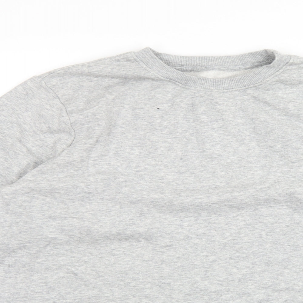 Close-up detail of F&F women’s grey cotton pullover sweatshirt, size L