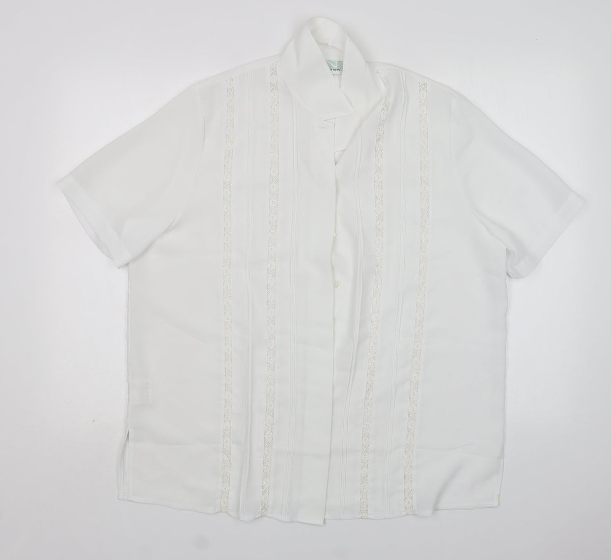 Additional front view of Northmoon women’s white polyester basic button-up, size UK 18, collared