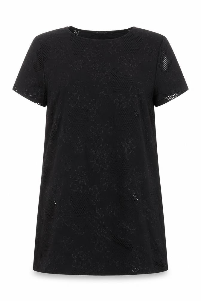 Front view of Zuppe women’s black basic t-shirt, size UK 14, round neck