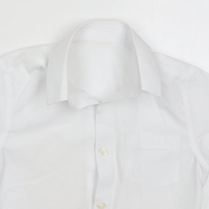 Close-up detail of Tu boys’ white polyester basic button-up, size 5, years collared button
