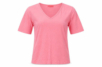 Front view of Eva women’s pink cotton basic t-shirt, size M, v-neck