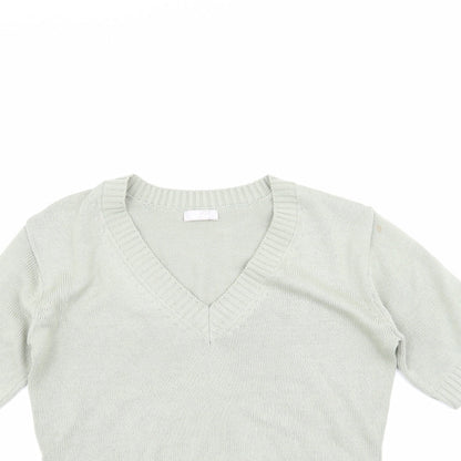 Close-up detail of Cheer women’s green round neck acrylic jumper, size UK 14
