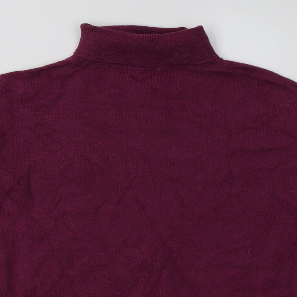 Close-up detail of Primark women’s purple cotton pullover sweatshirt, size S, pullover