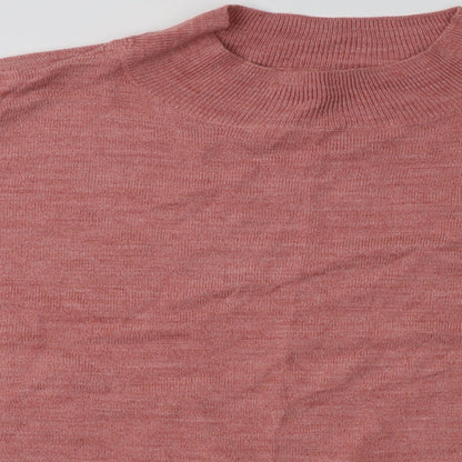 Close-up detail of Debenhams women’s pink acrylic pullover sweatshirt, size UK 18, pullover
