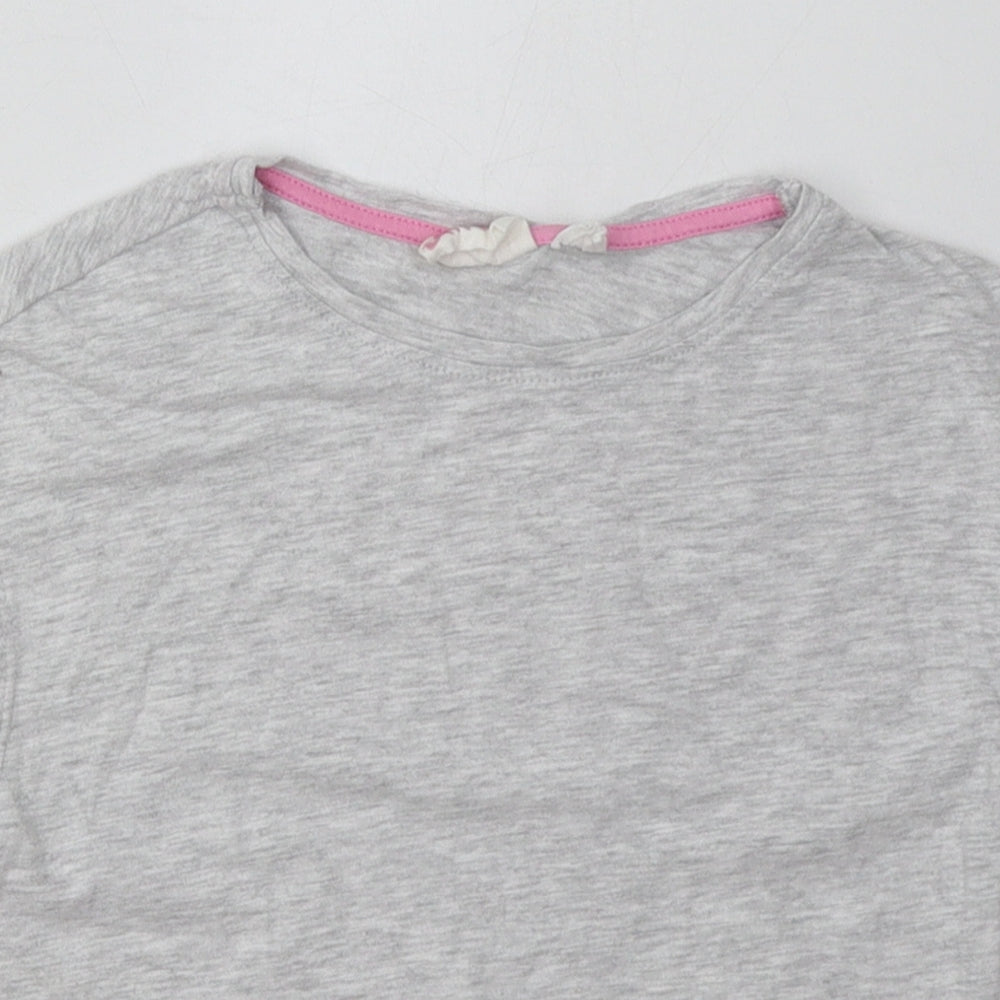Close-up detail of alive girls’ grey cotton basic t-shirt, size 7, years crew neck button