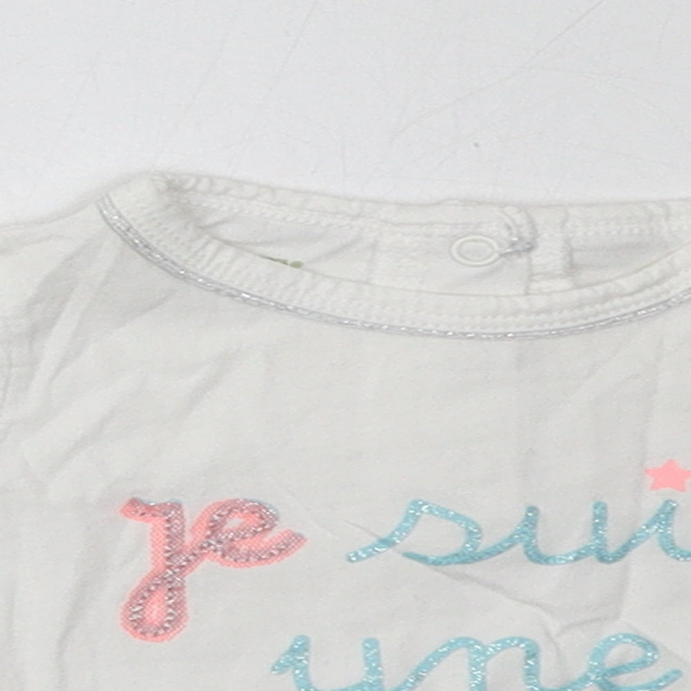 Preworn Girls White  Cotton Basic Casual Size 0-3 Months Crew Neck Buckle