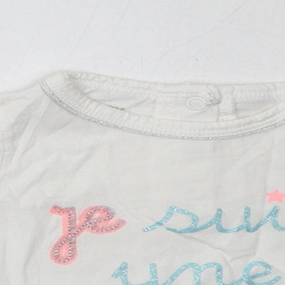 Preworn Girls White  Cotton Basic Casual Size 0-3 Months Crew Neck Buckle