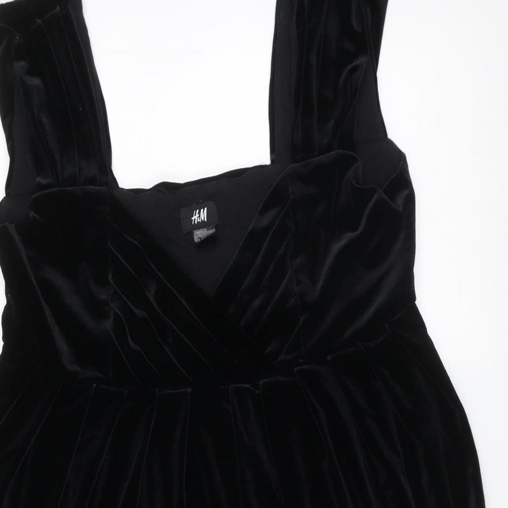 H&M Womens Black  Polyester Mini  Size M  V-Neck