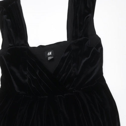 H&M Womens Black  Polyester Mini  Size M  V-Neck