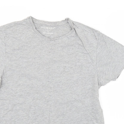 Close-up detail of Primark boys’ grey cotton basic t-shirt, size S, round neck pullover