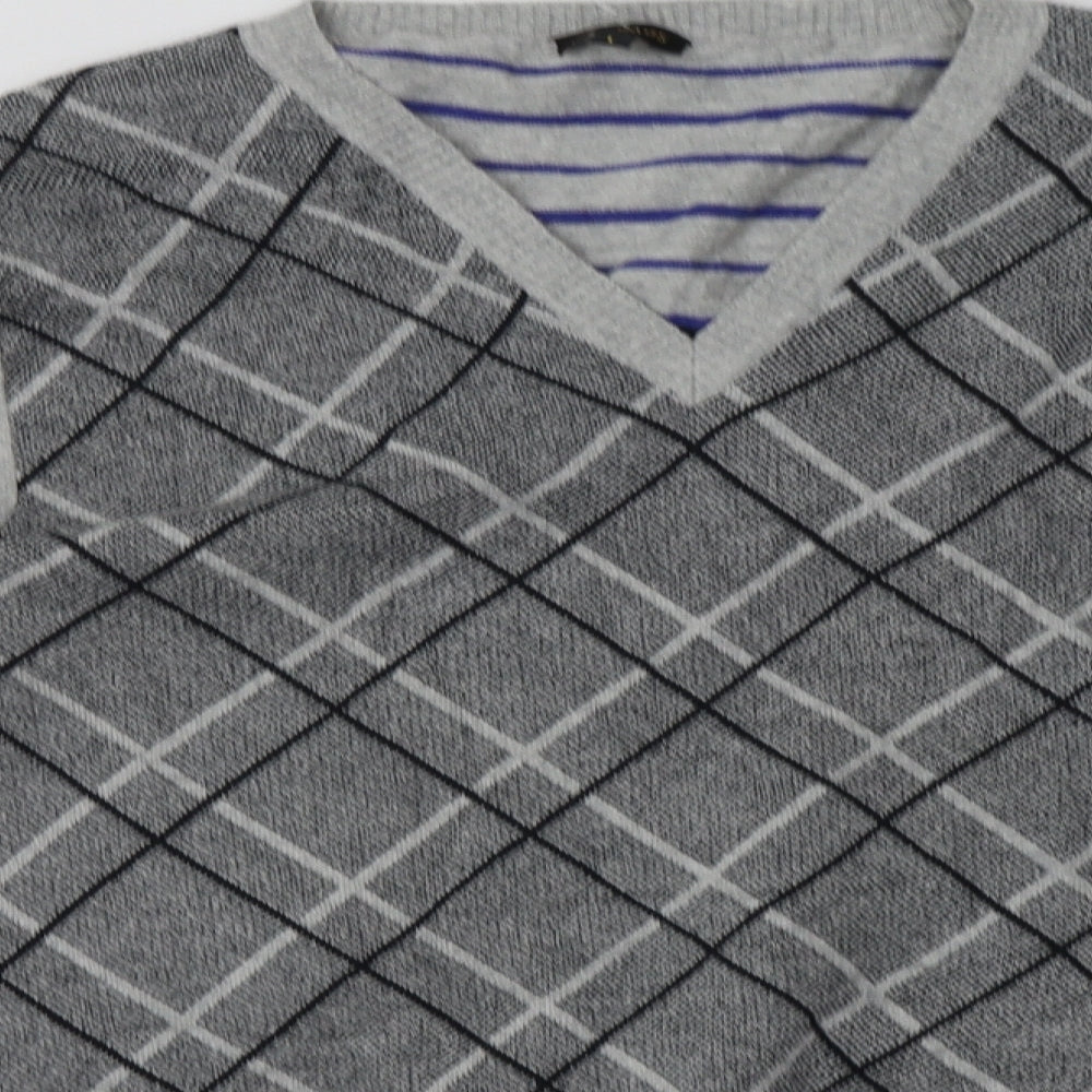 Close-up detail of jc rags men’s grey check pullover sweatshirt, size L